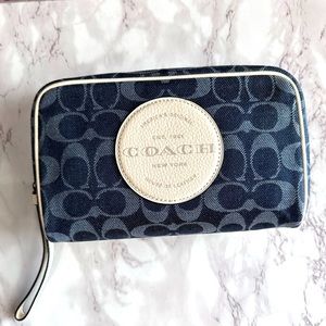 Coach Dempsey Cosmetic Case 20 (New Without Tags)